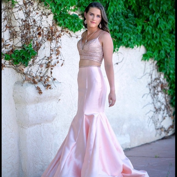 Prom dress - Picture 2 of 2
